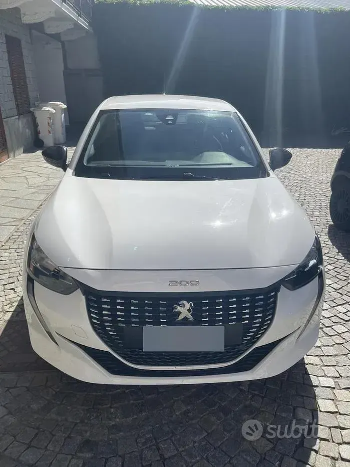 Usata Peugeot 208 Active 75 CV (55 kW) 2022 Bianco Utilitaria
