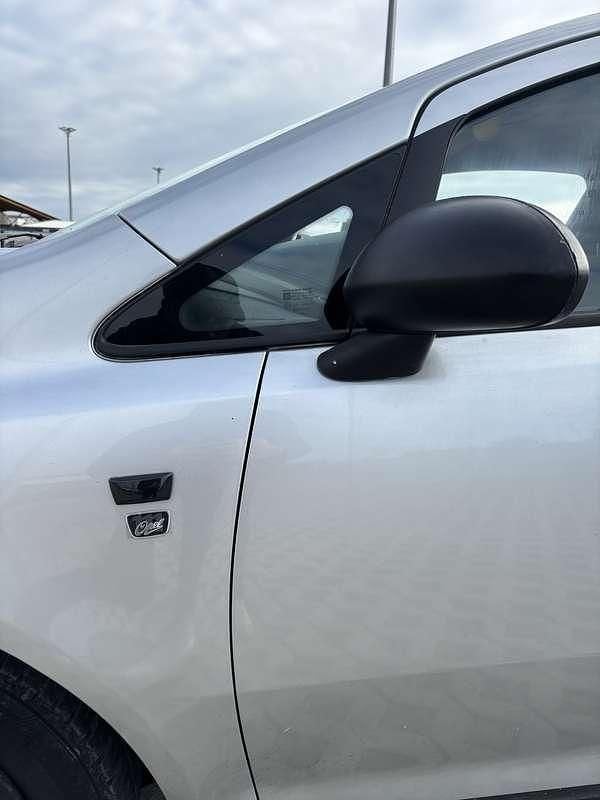 Usata Opel Corsa Comfort 75 CV (55 kW) 2010 Berlina