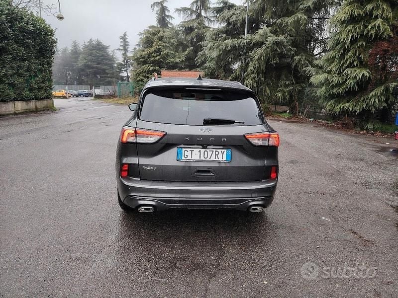 Usata Ford Kuga 120 CV (88 kW) 2024 Grigio SUV