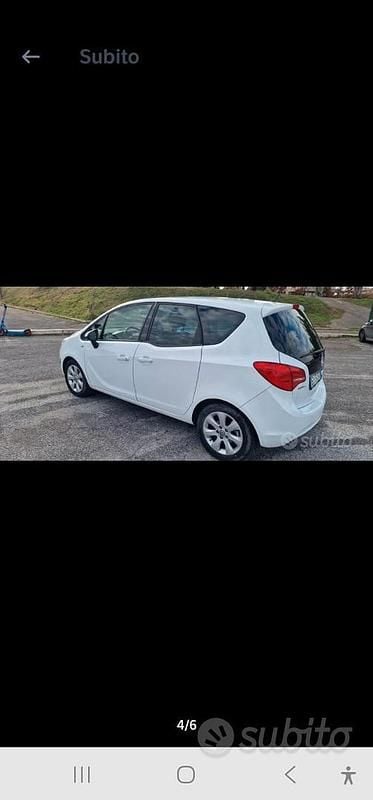 Usata Opel Meriva 100 CV (73 kW) 2011 Bianco Monovolume