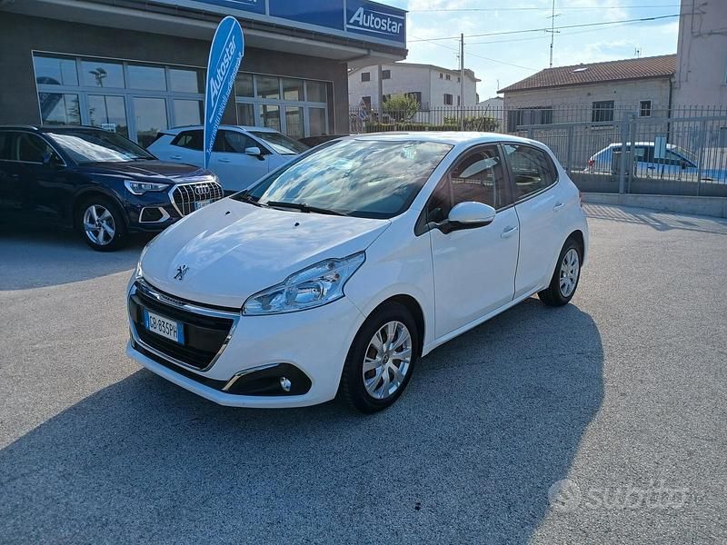 Usata Peugeot 208 102 CV (75 kW) 2020 Bianco Utilitaria