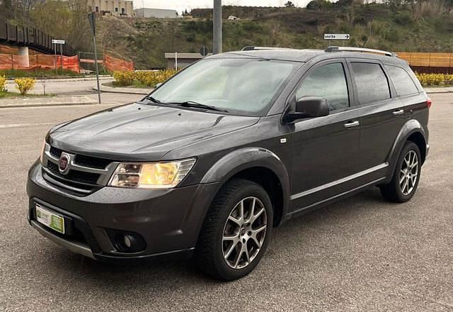 Usata Fiat Freemont Lounge 170 CV (125 kW) 2014 Grigio SUV