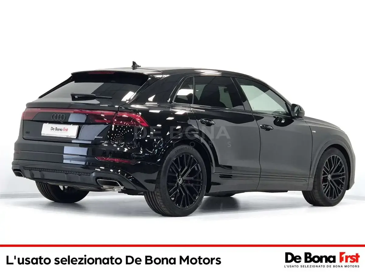 Nuova Audi Q8 S-Line 286 CV (210 kW) 2026 Nero metallizzato SUV