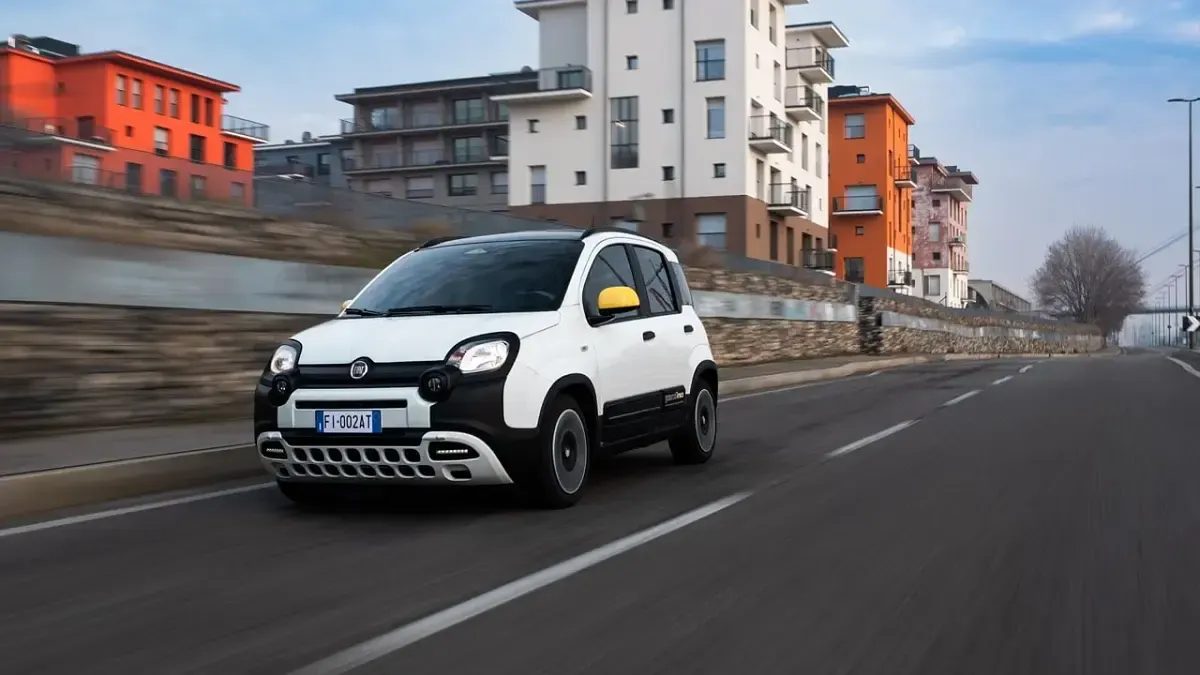 Nuova Fiat Panda Icon 65 CV (47 kW) 2026 Rosso passione (pastello) Utilitaria