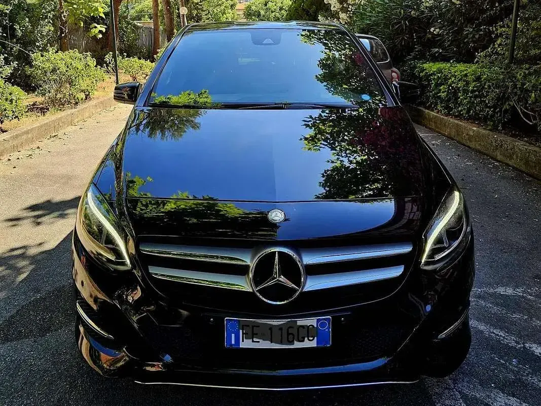 Usata Mercedes B200 Executive 136 CV (100 kW) 2016 Nero Utilitaria