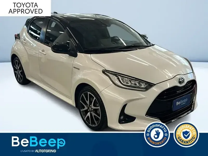 Usata Toyota Yaris Style 92 CV (67 kW) 2020 Bianco pastello Utilitaria