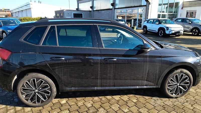 Usado Skoda Kamiq 116 CV (85 kW) 2025 Negro SUV