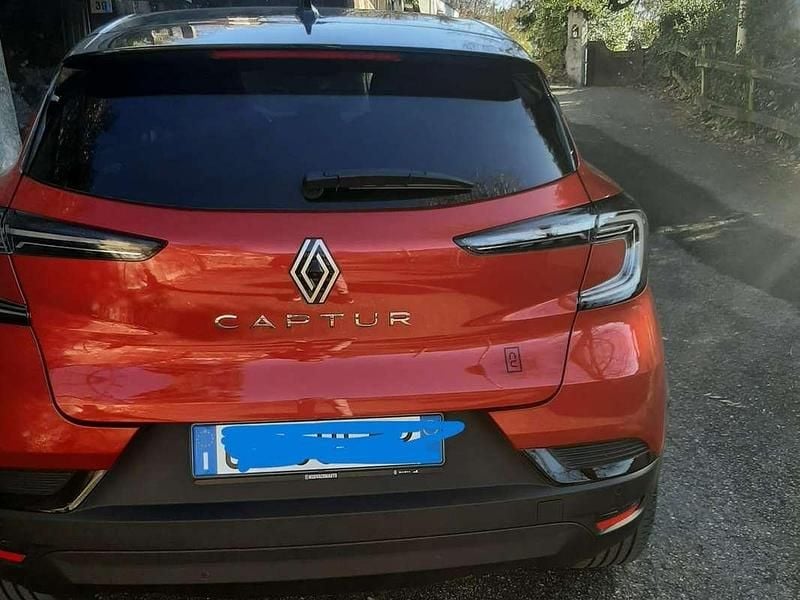 Usata Renault Captur Techno 101 CV (74 kW) 2024 Rosso SUV