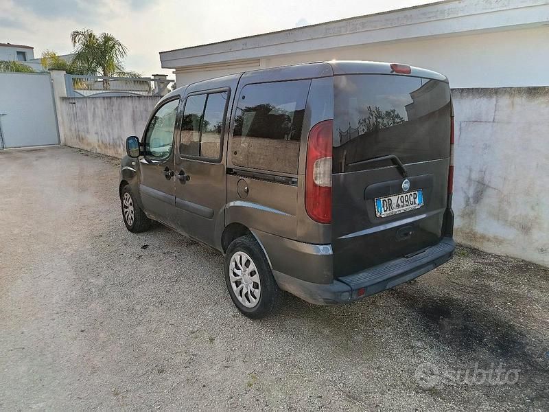 Usata Fiat Doblò 120 CV (88 kW) 2008 Monovolume
