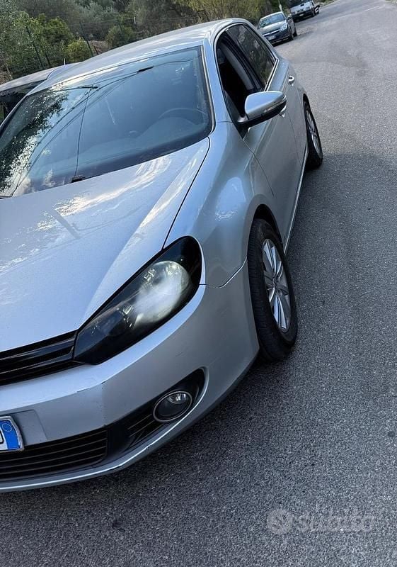 Usata VW Golf VII 105 CV (77 kW) 2014 Grigio Utilitaria