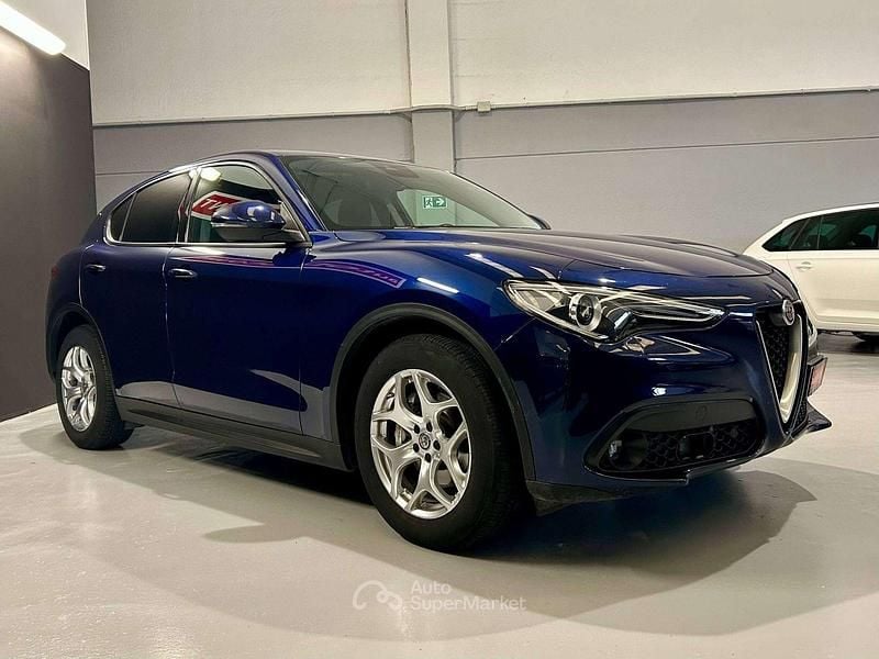 Usata Alfa Romeo Stelvio Business 160 CV (117 kW) 2021 Blu/azzurro SUV