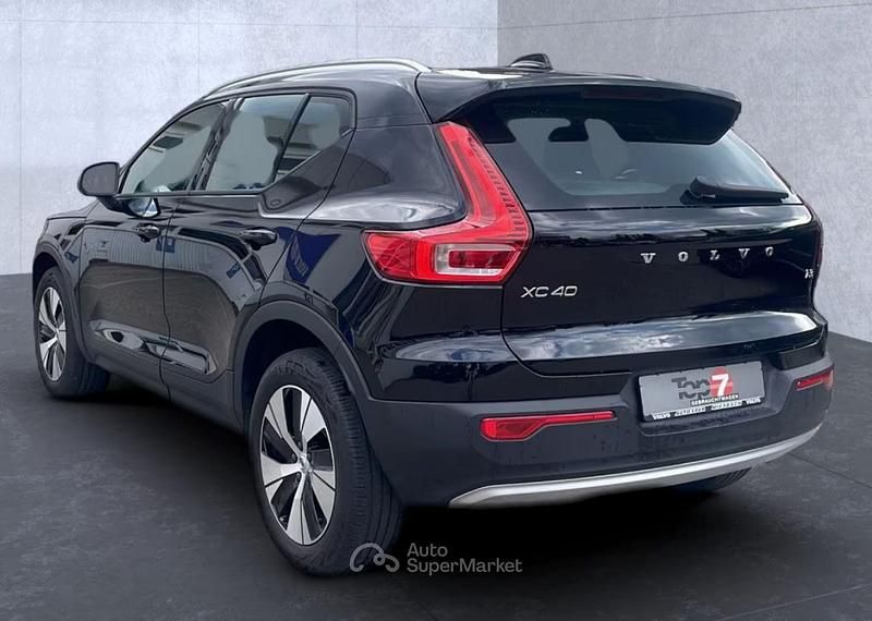 Usata Volvo XC40 Momentum 163 CV (119 kW) 2022 Nero SUV
