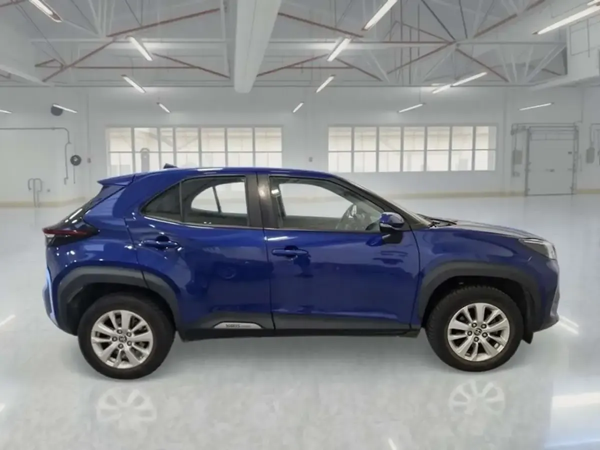 Usata Toyota Yaris Cross Business Edition 92 CV (67 kW) 2022 Blu SUV