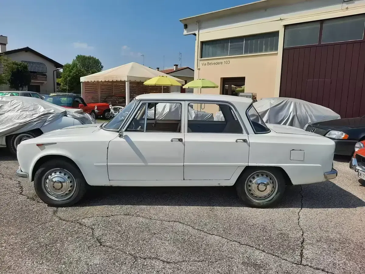 Usata Alfa Romeo Giulia Ti 106 CV (77 kW) 1963 Bianco Berlina