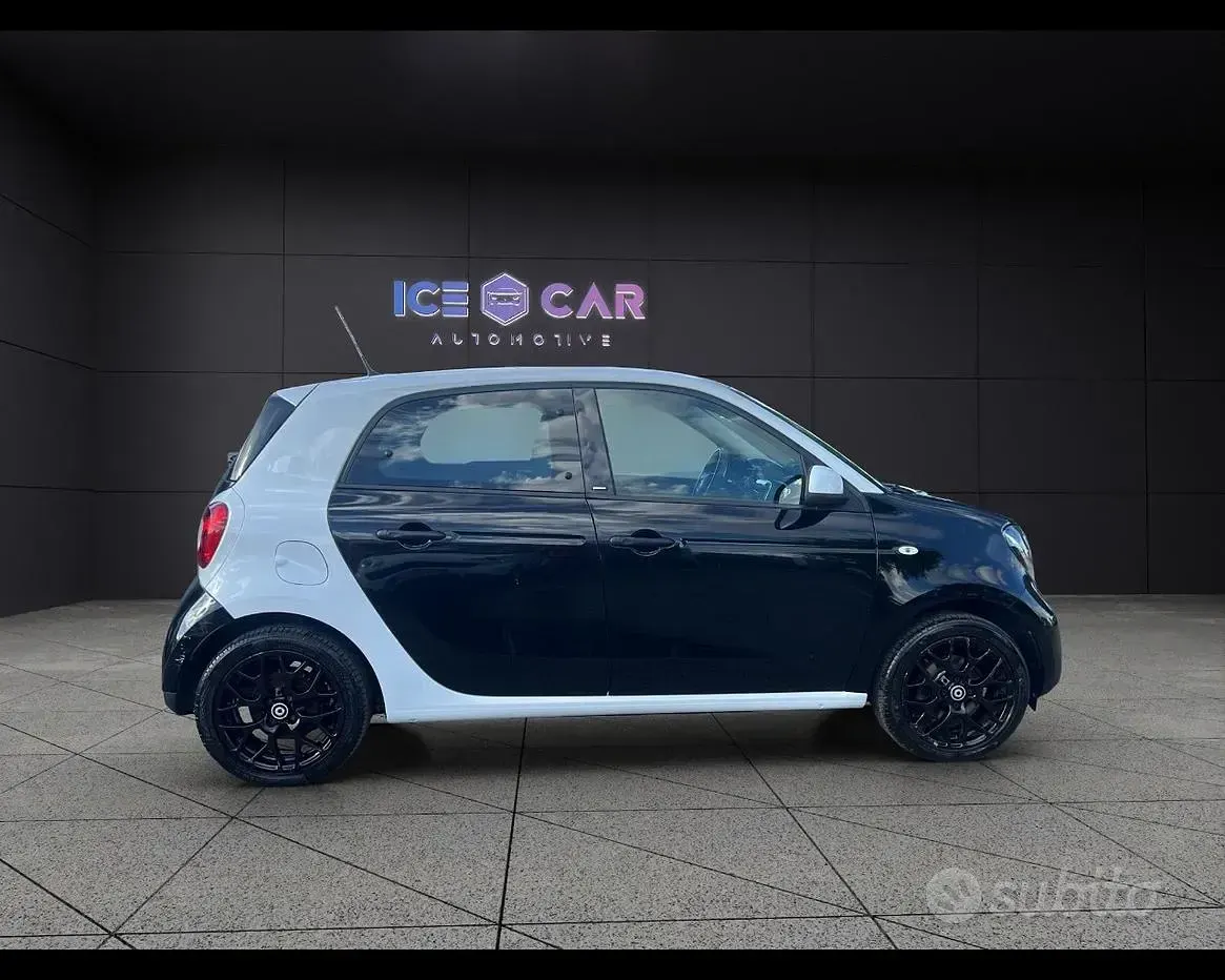 Usata Smart ForFour Passion 90 CV (66 kW) 2017 Nero Utilitaria