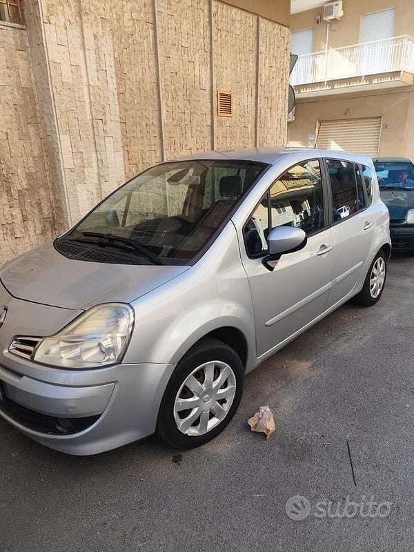 Usata Renault Modus 2011 Grigio Monovolume