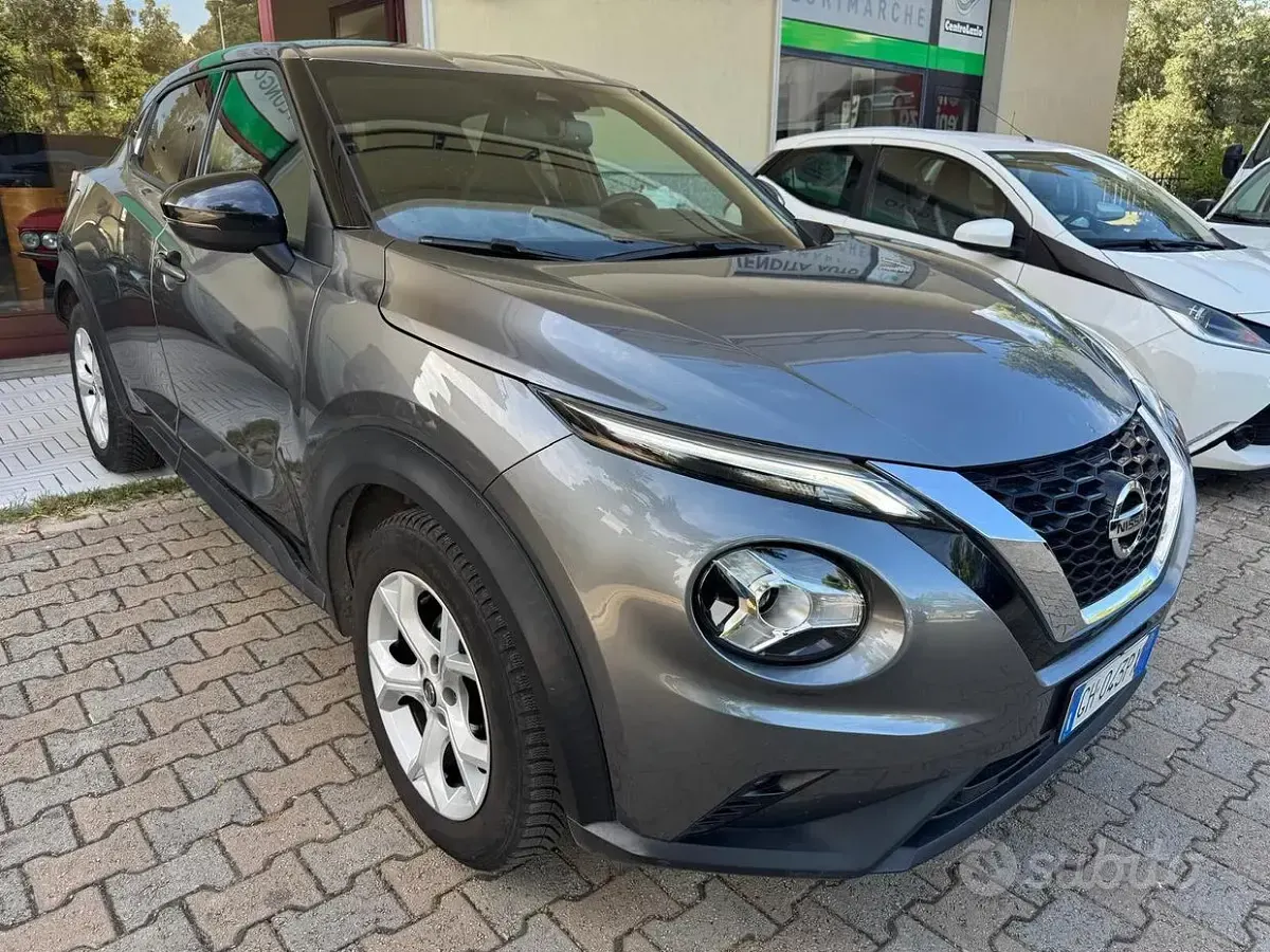 Usata Nissan Juke Acenta 114 CV (83 kW) 2021 Grigio SUV