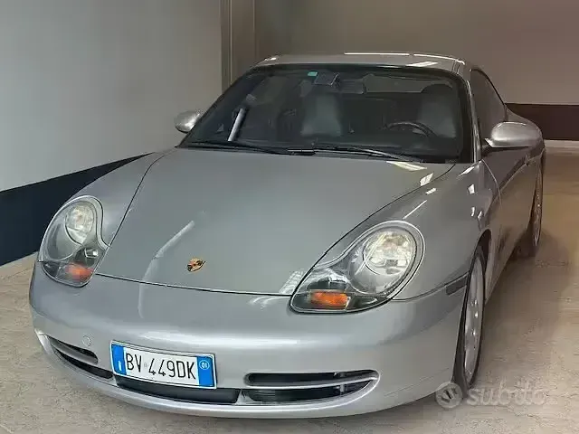 Usata Porsche 911 Carrera 300 CV (220 kW) 2001 Grigio Coupé
