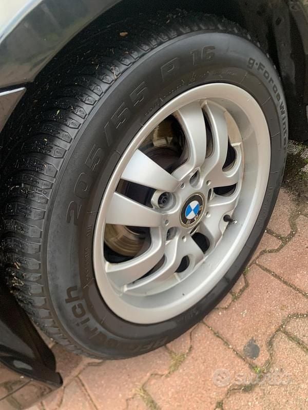 Usata BMW 318 90 CV (66 kW) 2007 Nero Berlina