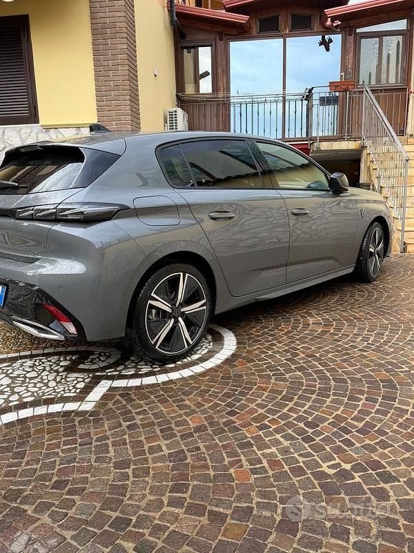 Usata Peugeot 308 GT 131 CV (96 kW) 2025 Grigio
