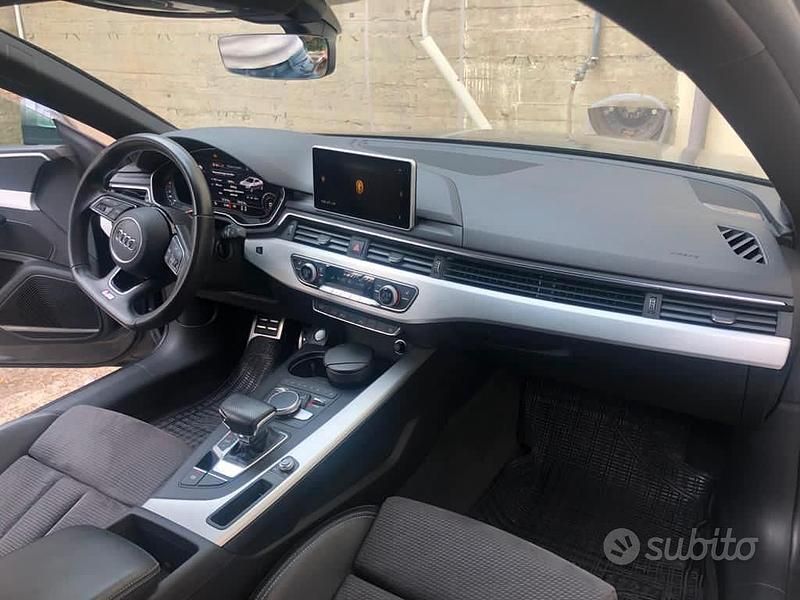 Usata Audi A5 Sport 190 CV (139 kW) 2017 Grigio Coupé