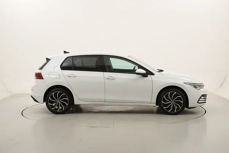 Usata VW Golf VIII Life 116 CV (85 kW) 2023 Berlina