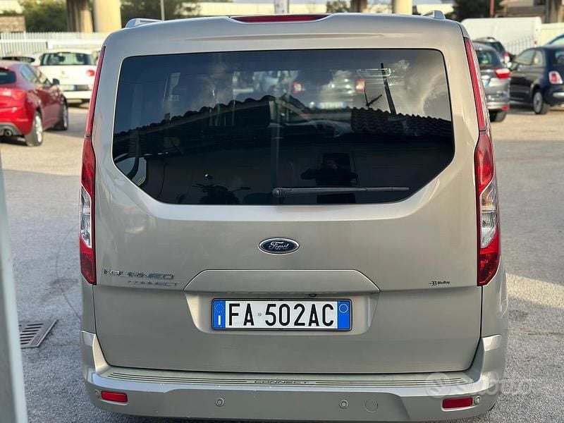 Usata Ford Tourneo Connect Titanium 115 CV (84 kW) 2015 Grigio Monovolume