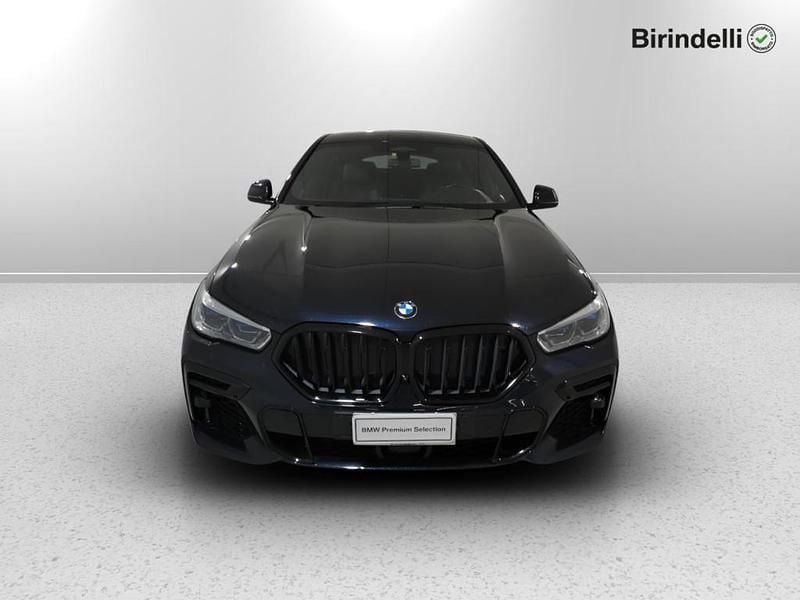 Usata BMW X6 M Sport 340 CV (250 kW) 2022 Carbonschwarz metallizzato SUV