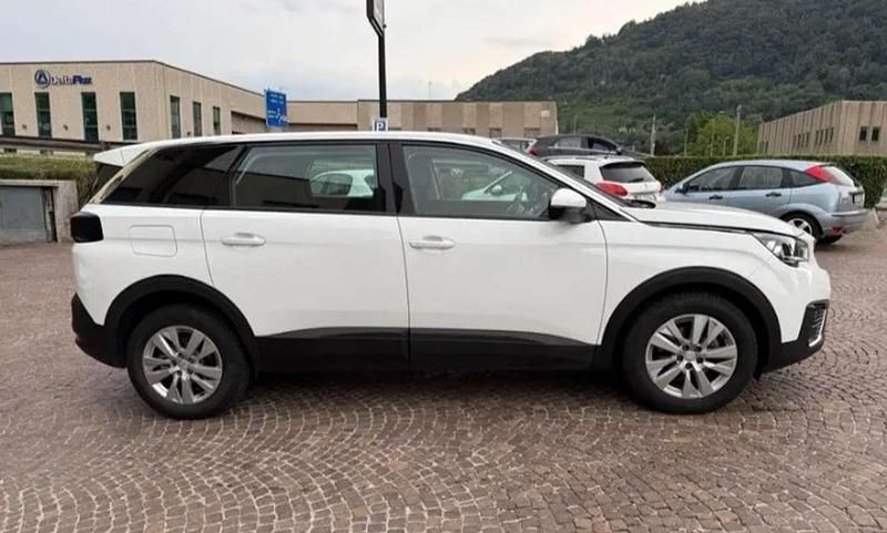 Usata Peugeot 5008 Active 120 CV (88 kW) 2018 SUV
