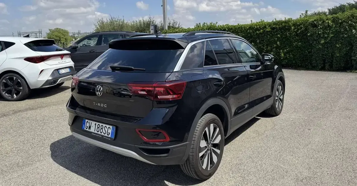 Usata VW T-Roc Edition 116 CV (85 kW) 2024 Deep black perlato SUV