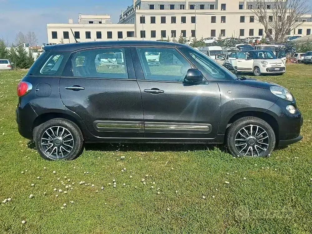 Usata Fiat 500L Lounge 80 CV (58 kW) 2014 Nero Monovolume