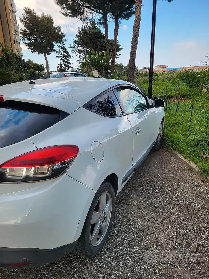 Usata Renault Mégane 110 CV (80 kW) 2010 Bianco Utilitaria