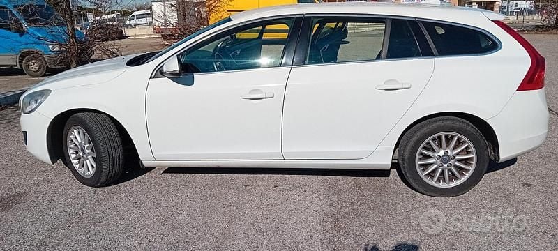 Usata Volvo V60 163 CV (119 kW) 2012 Bianco Station wagon