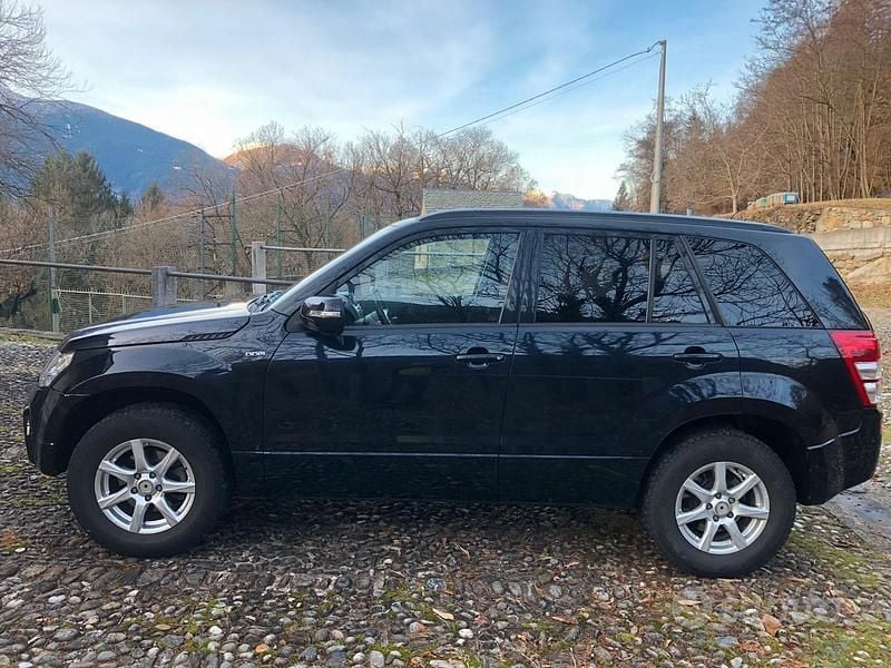 Usata Suzuki Grand Vitara 130 CV (95 kW) 2010 Nero SUV