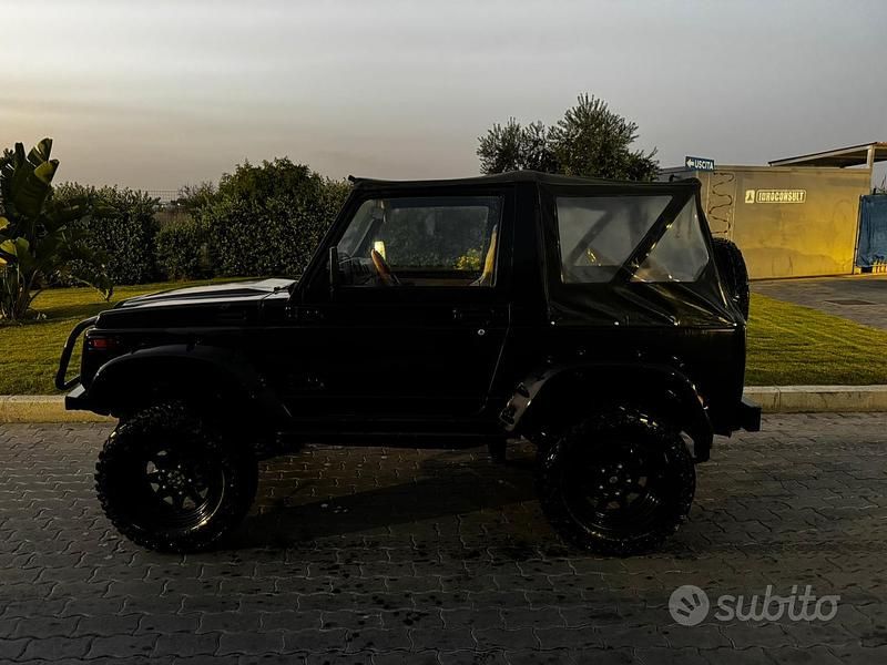 Usata Suzuki Samurai 64 CV (47 kW) 1982 Nero SUV