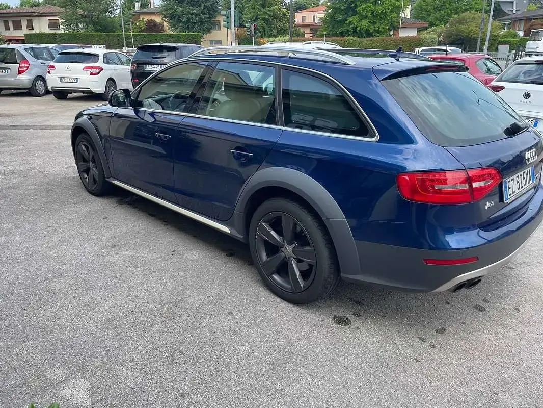 Usata Audi A4 Allroad Ambiente 177 CV (130 kW) 2012 Blu/azzurro Station wagon