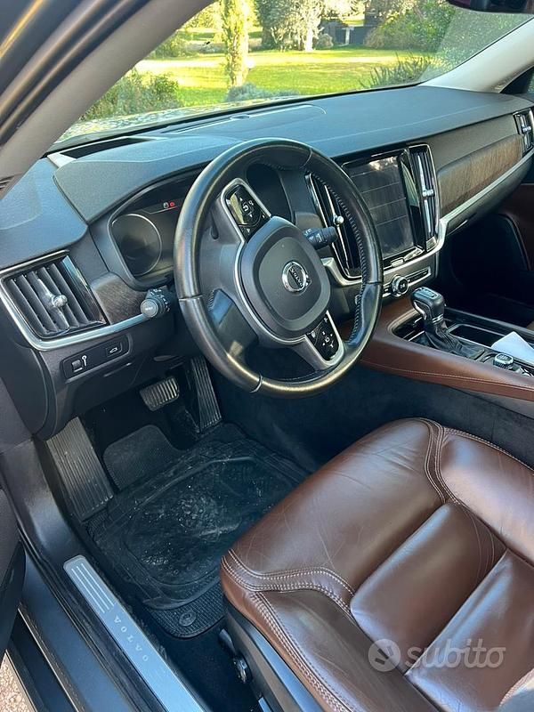 Usata Volvo V90 CC 250 CV (183 kW) 2018 Grigio Station wagon