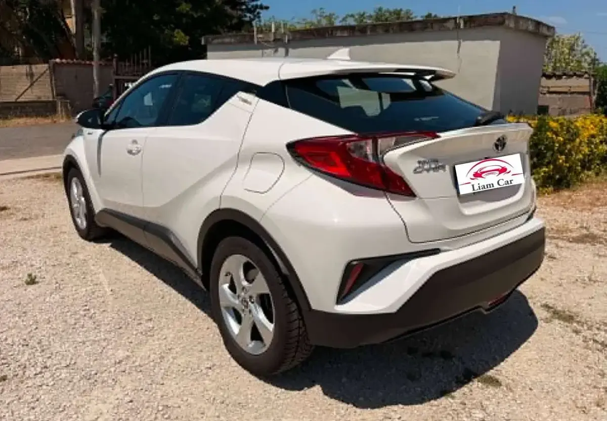 Usata Toyota C-HR 98 CV (72 kW) 2019 Bianco SUV