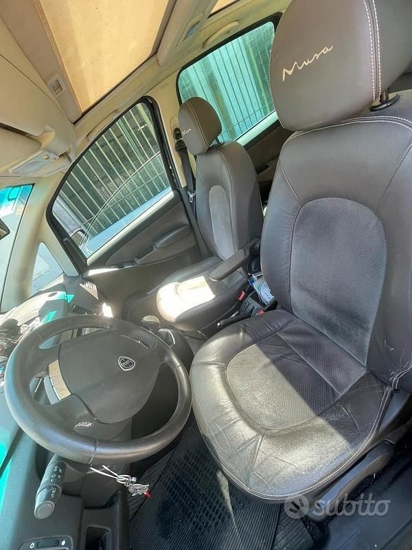Usata Lancia Musa 95 CV (69 kW) 2008 Nero Monovolume