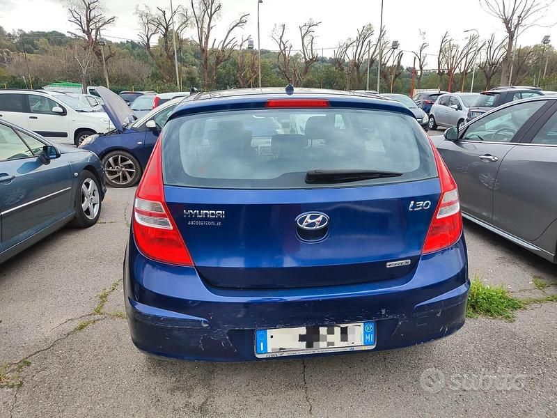 Usata Hyundai i30 115 CV (84 kW) 2009 Blu Berlina