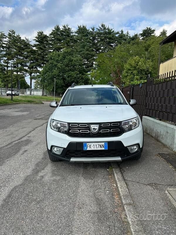 Usata Dacia Sandero 90 CV (66 kW) 2017 Bianco Utilitaria