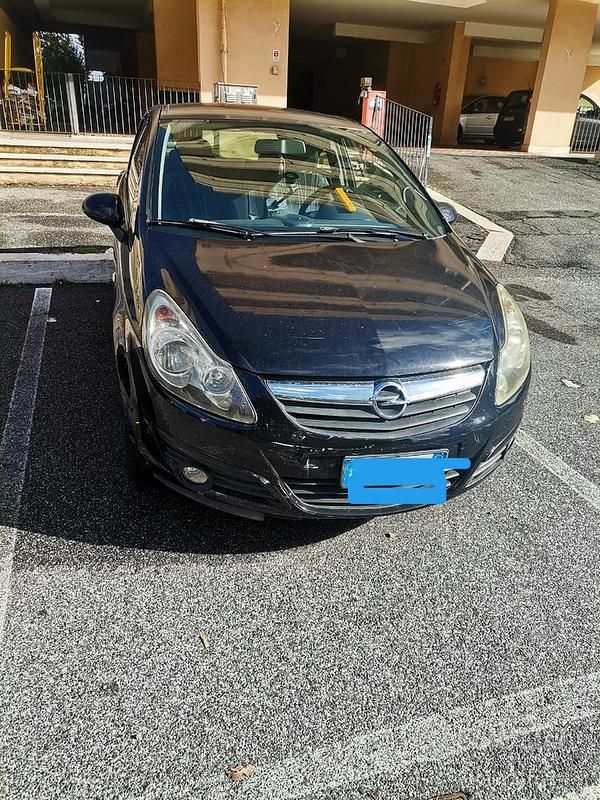 Usata Opel Corsa 95 CV (69 kW) 2010 Nero Berlina