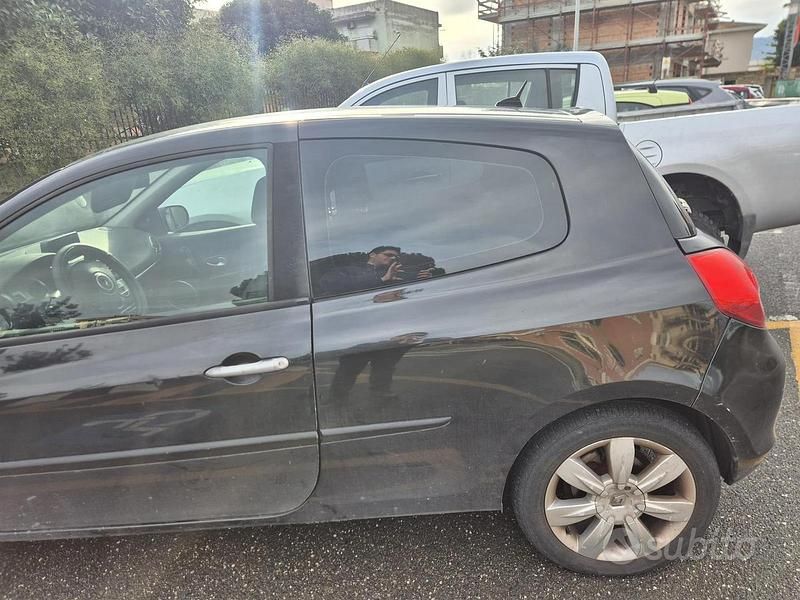 Usata Renault Clio II 110 CV (80 kW) 2009 Nero Utilitaria