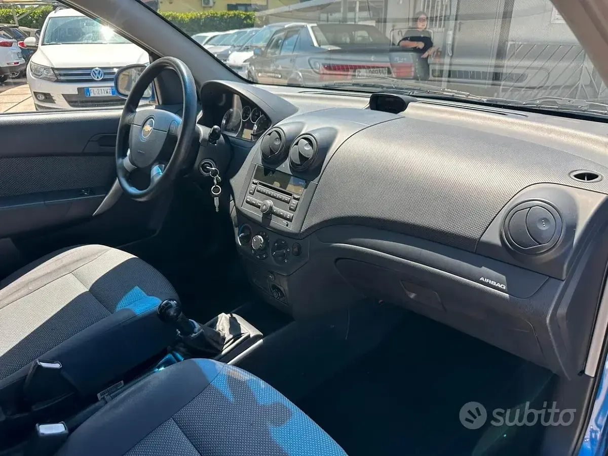 Usata Chevrolet Aveo 82 CV (60 kW) 2009 Bluazzurro Berlina