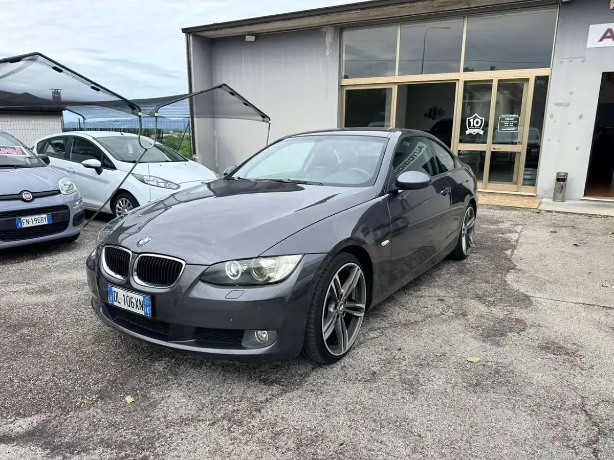 Usata BMW 320 177 CV (130 kW) 2008 Grigio Coupé