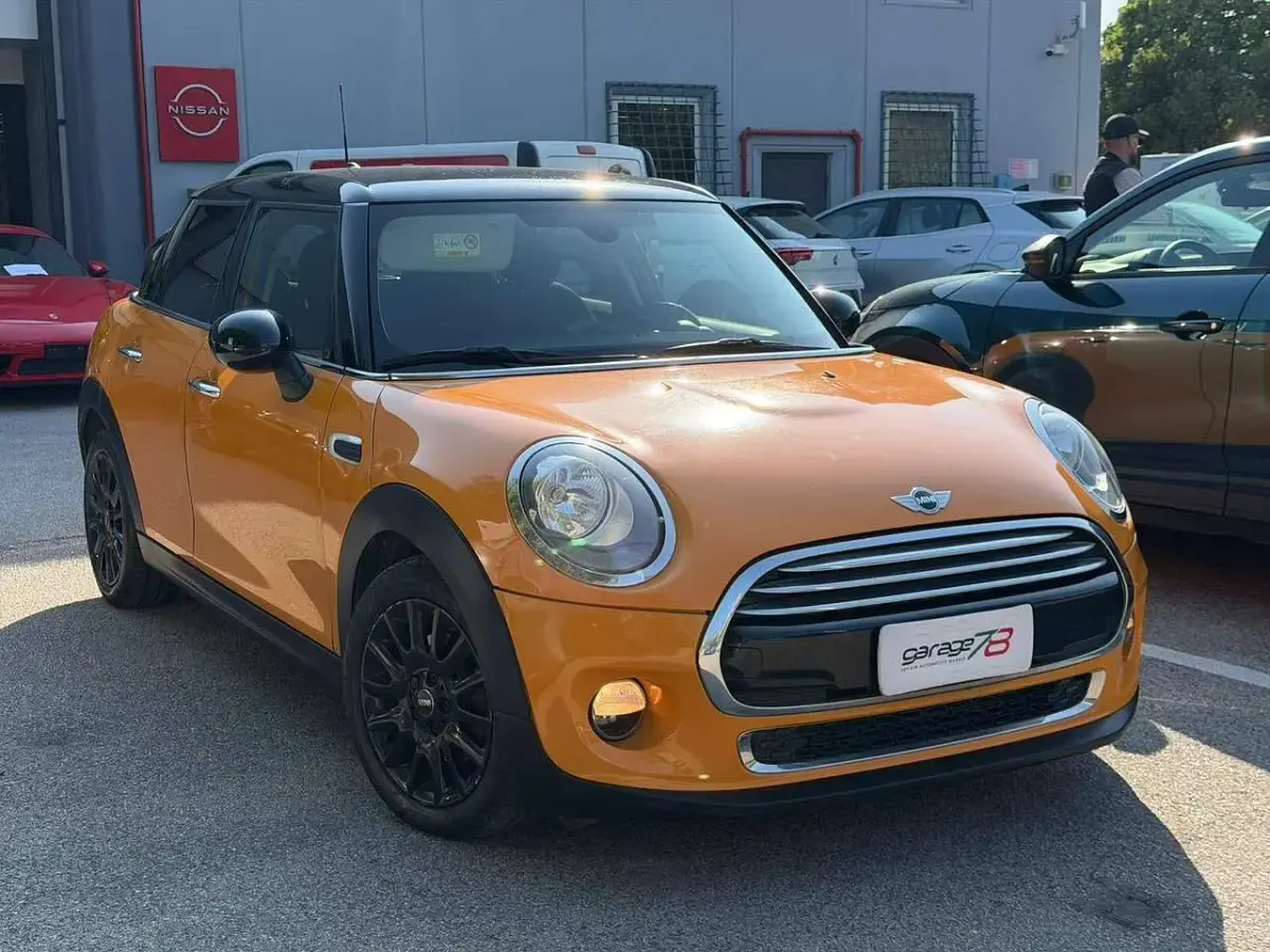 Usata Mini Cooper D Business 116 CV (85 kW) 2018 Other Utilitaria