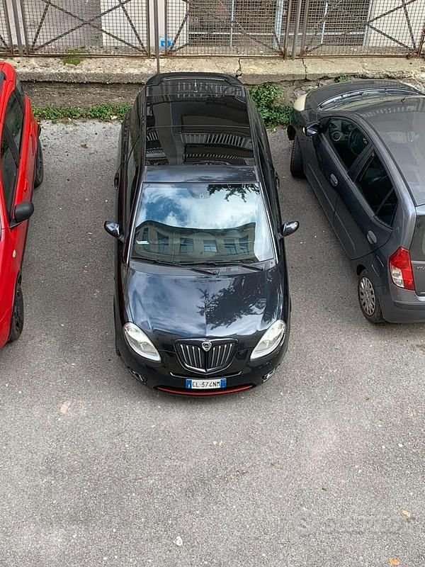 Usata Lancia Ypsilon 69 CV (50 kW) 2004 Nero Utilitaria