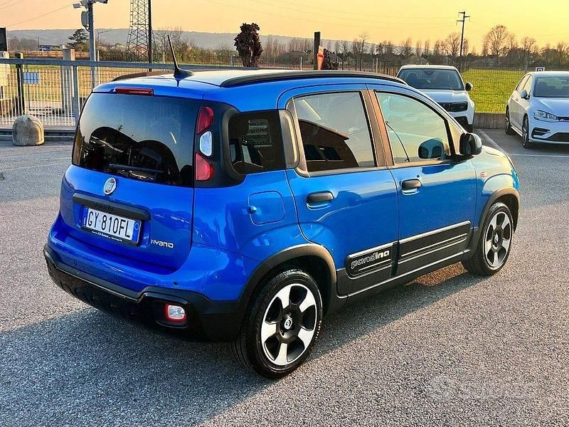Nuova Fiat Panda Cross 70 CV (51 kW) 2025 Blu Utilitaria