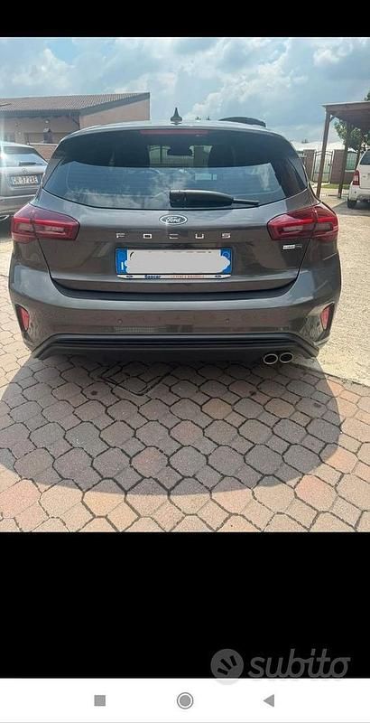 Usata Ford Focus ST-Line 125 CV (91 kW) 2022 Grigio Berlina