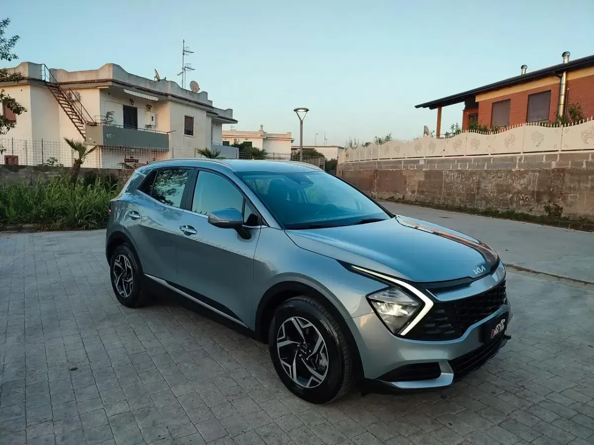 Gebraucht Kia Sportage 135 PS (99 kW) 2024 Grau SUV